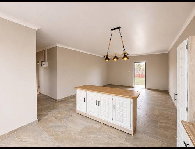 5 BEDROOM HOUSE FOR SALE IN THREE RIVERS